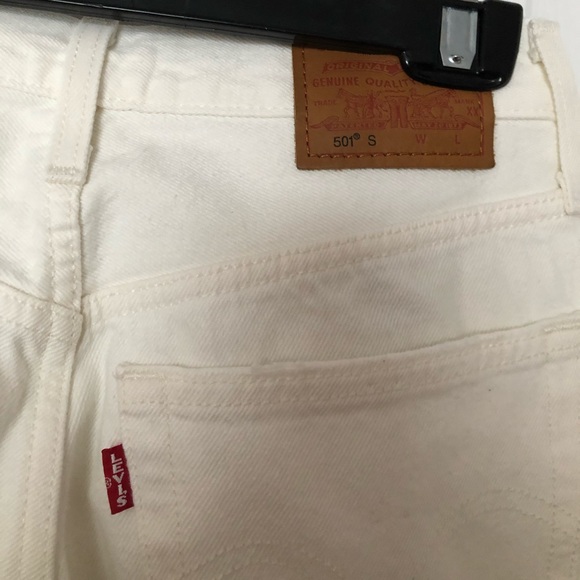 Levi’s white jeans - Picture 4 of 5